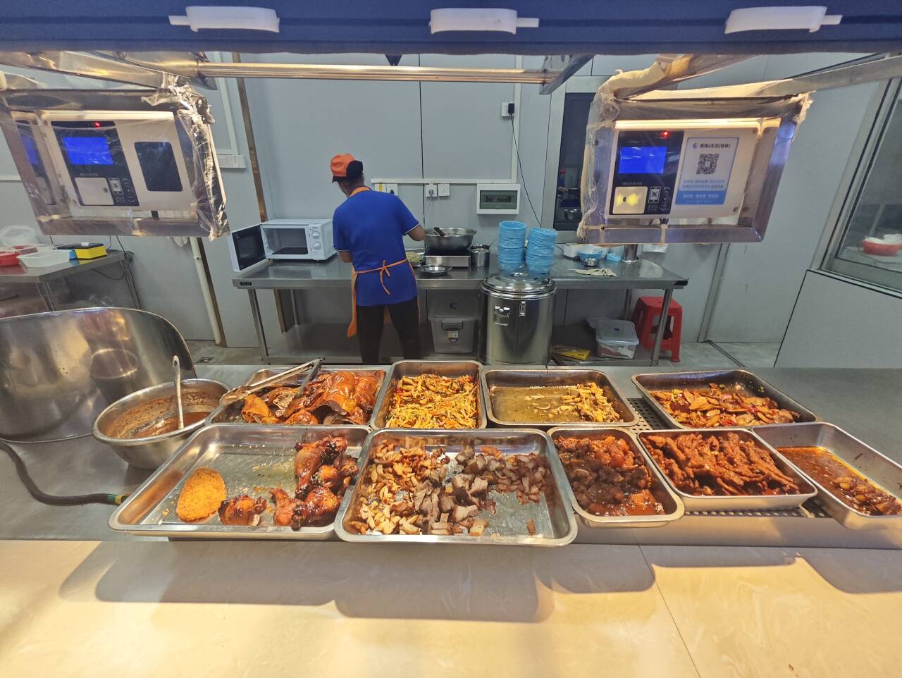 一食堂二楼双腿饭店面