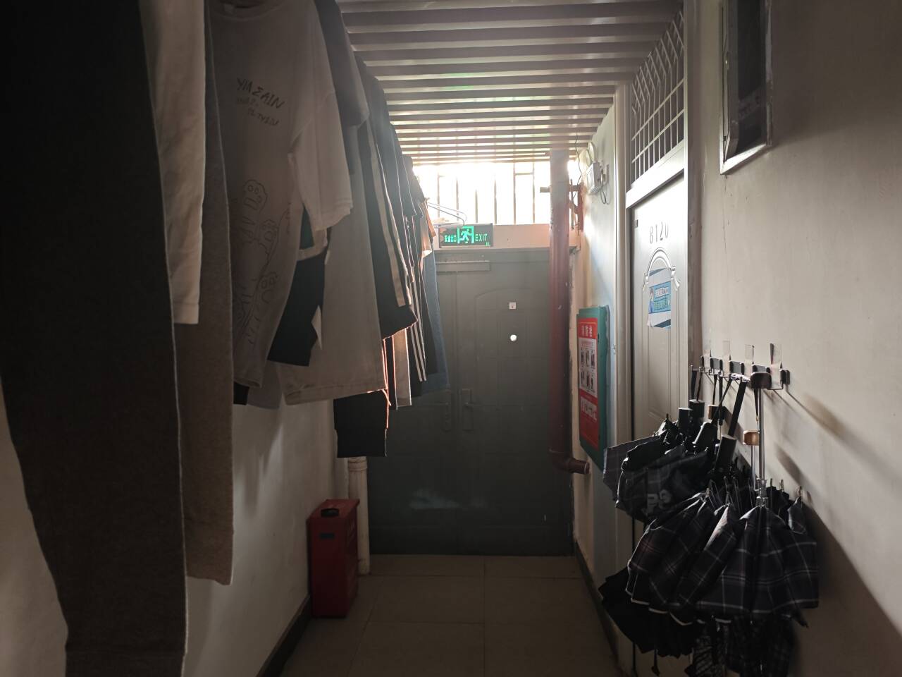 最后看一眼8120宿舍走廊